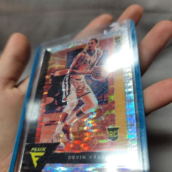 Devin Vassel 2020-21 Panini Flux holographic rookie card - San Antonio Spurs - Picture 11 of 14